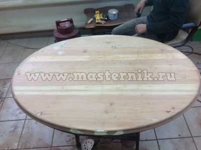 Реставрация стола в мастерской